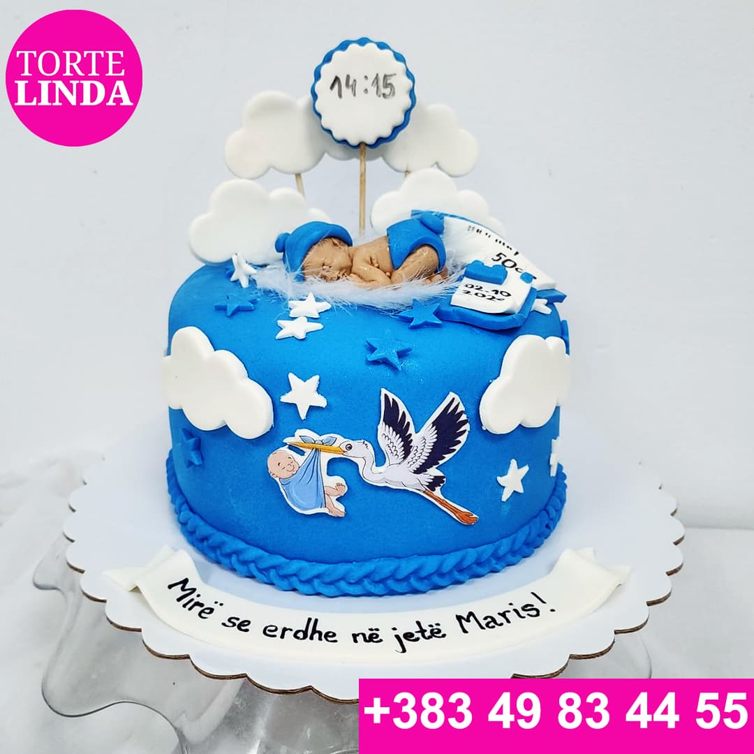 Tortë blu me fondant, re dhe yje të modeluara me dorë nga Tortelinda