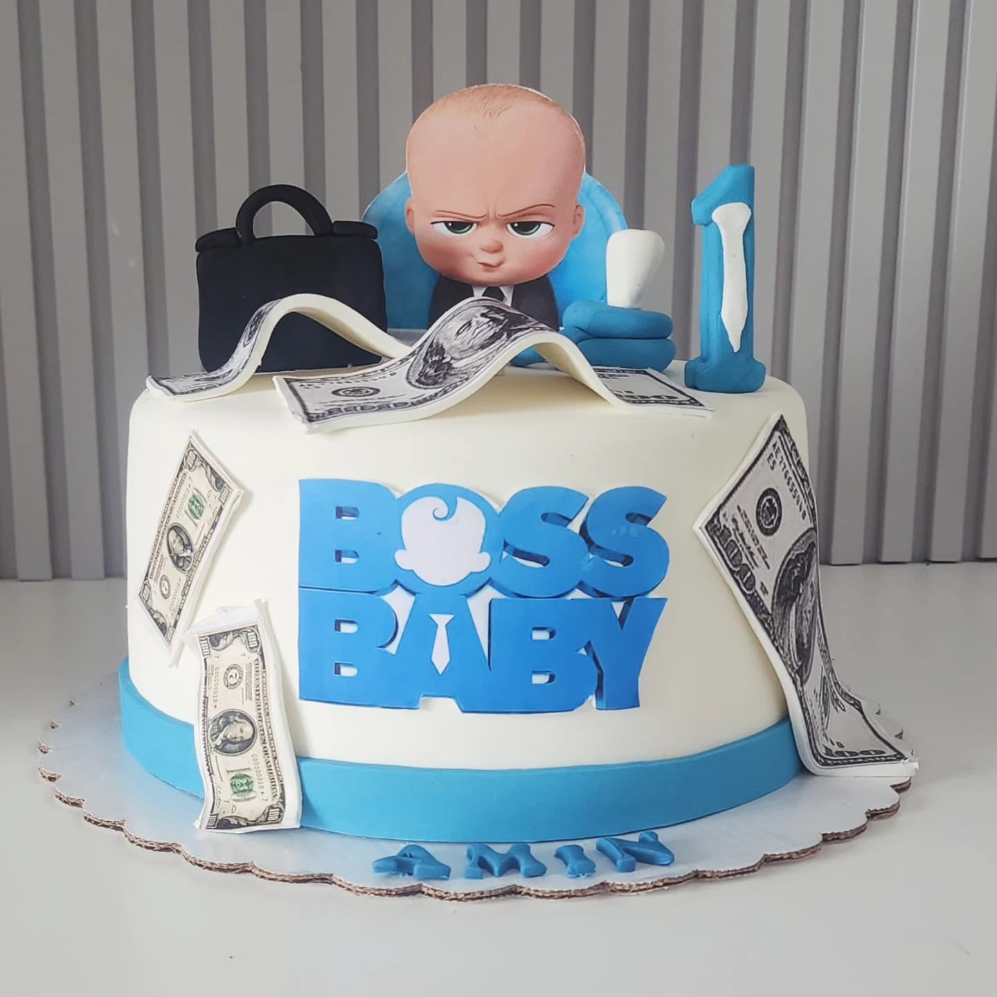 Torte Boss Baby për Ditëlindje - Torte për Fëmijë | Tortelinda Torte me temën Boss Baby për ditëlindjen e parë