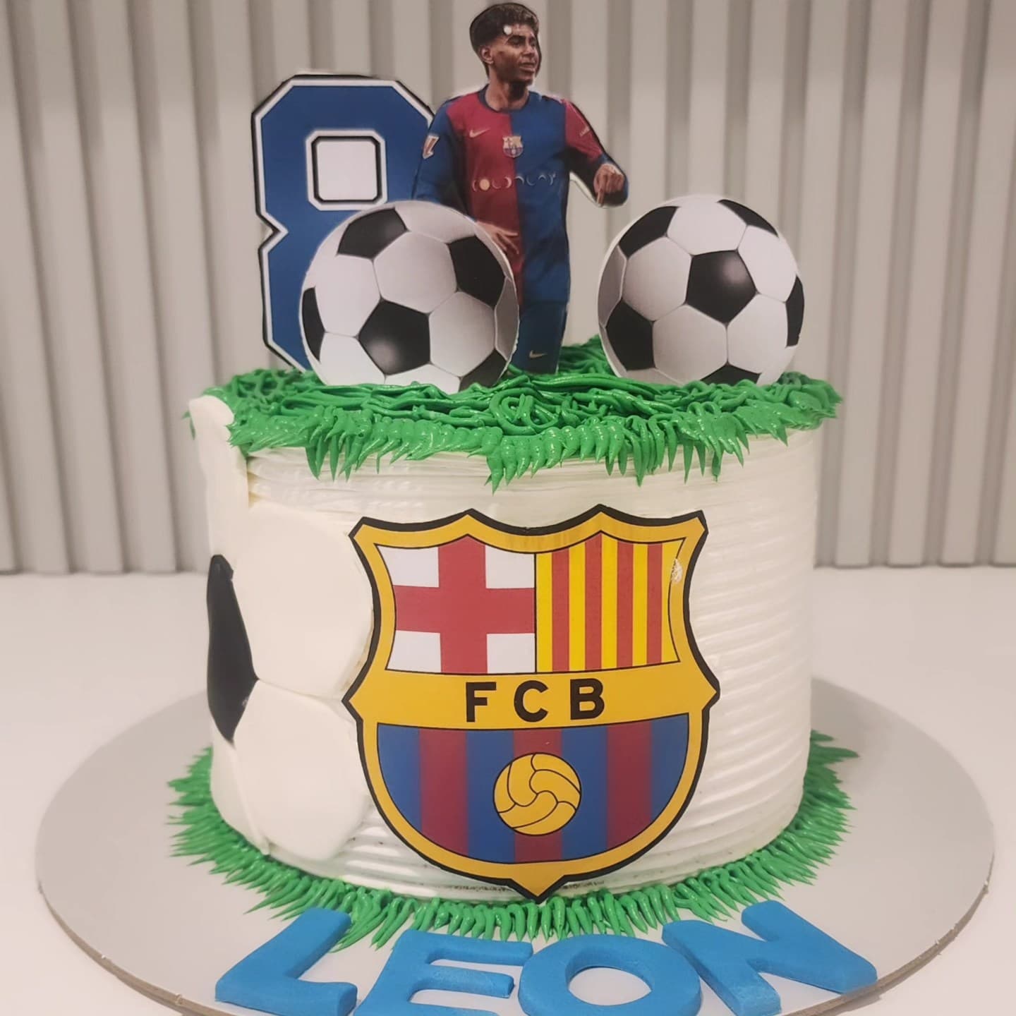 Torte Futbolli Lamine Yamal - Torte për Djem | Tortelinda Torte futbolli me temë Barcelona