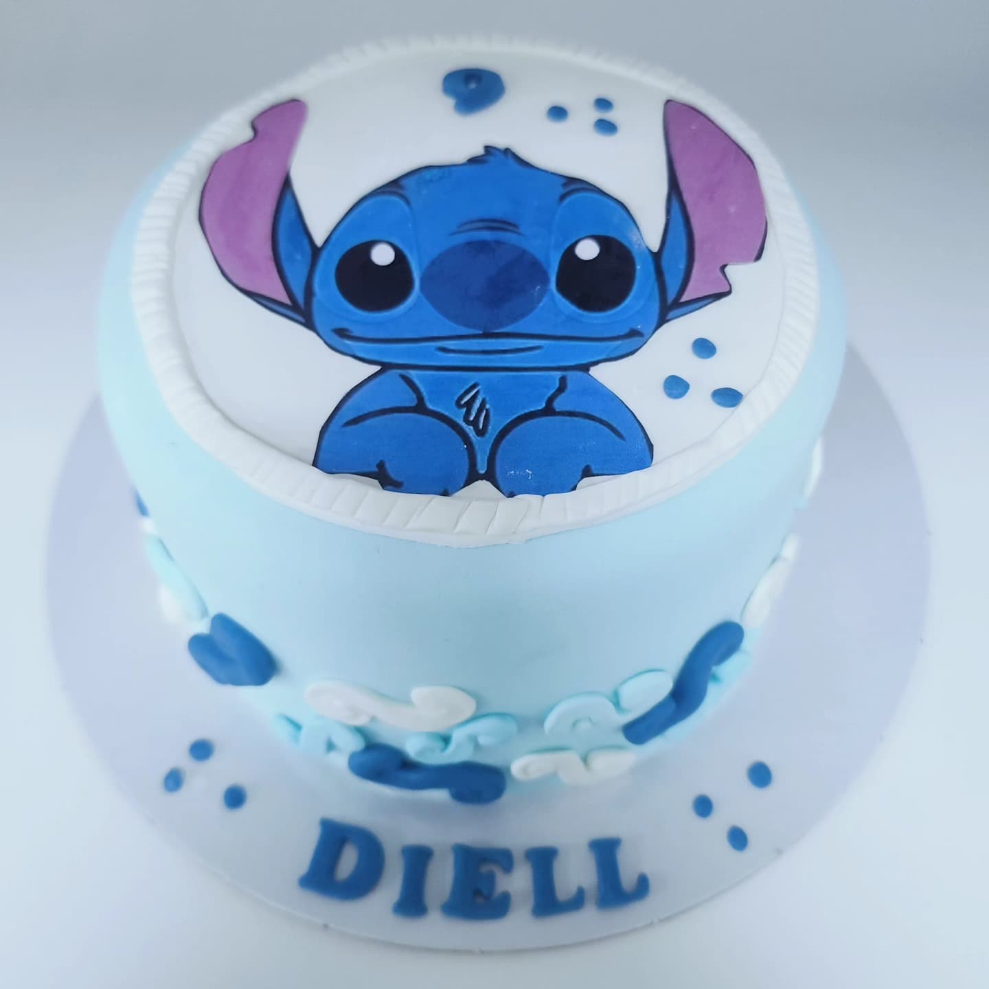 Torte Stitch Blu për Ditëlindje - Torte për Fëmijë | Tortelinda Torte me temë Stitch në ngjyrë blu për ditëlindje