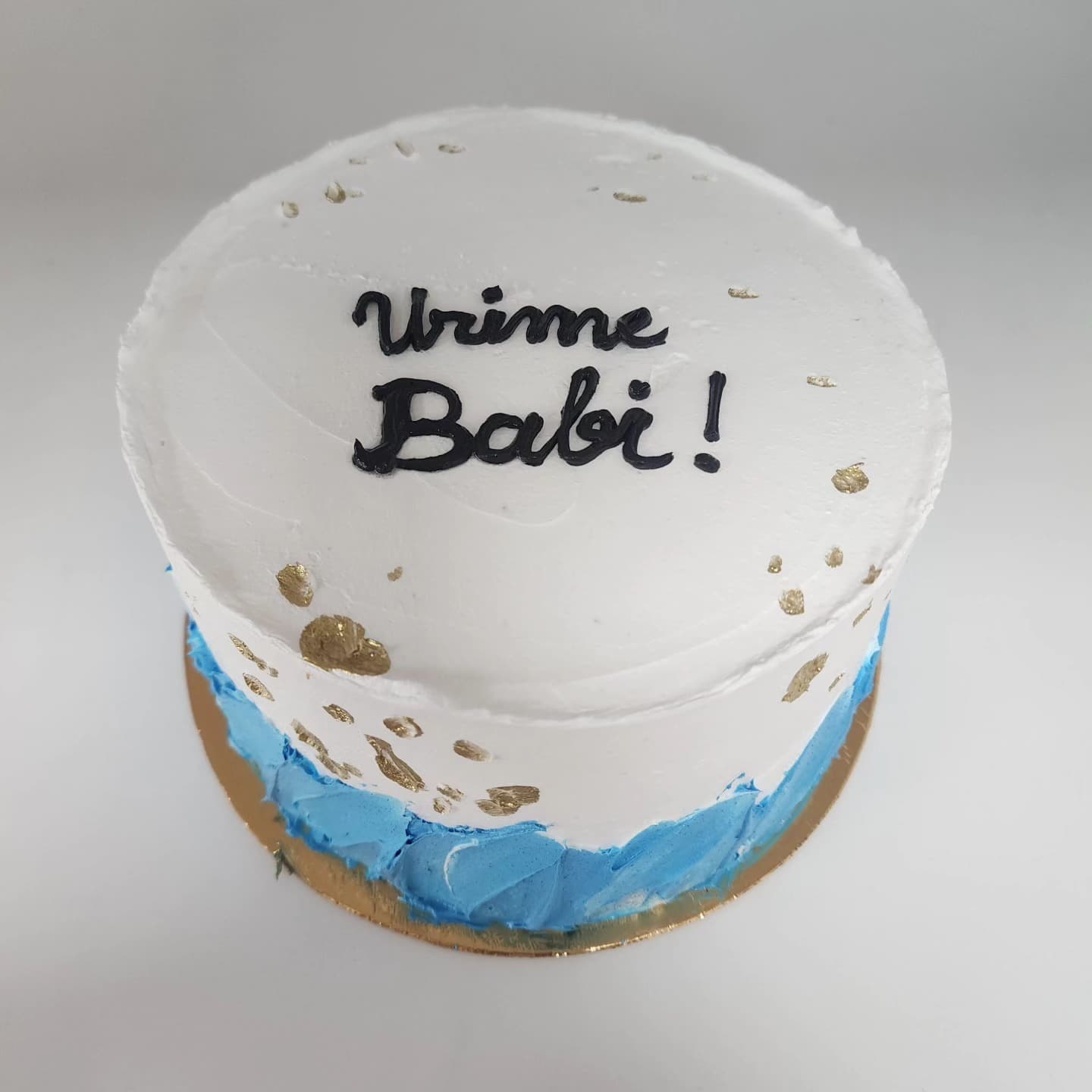 Torte Urime Babi me Detaje Ari - Torte për Ditëlindje | Tortelinda Torte me mbishkrim 'Urime Babi' dhe detaje ari