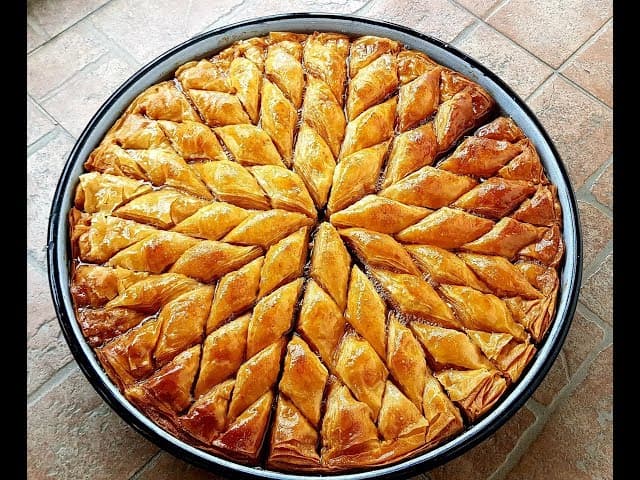 Bakllava tradicionale e përgatitur në shtëpi